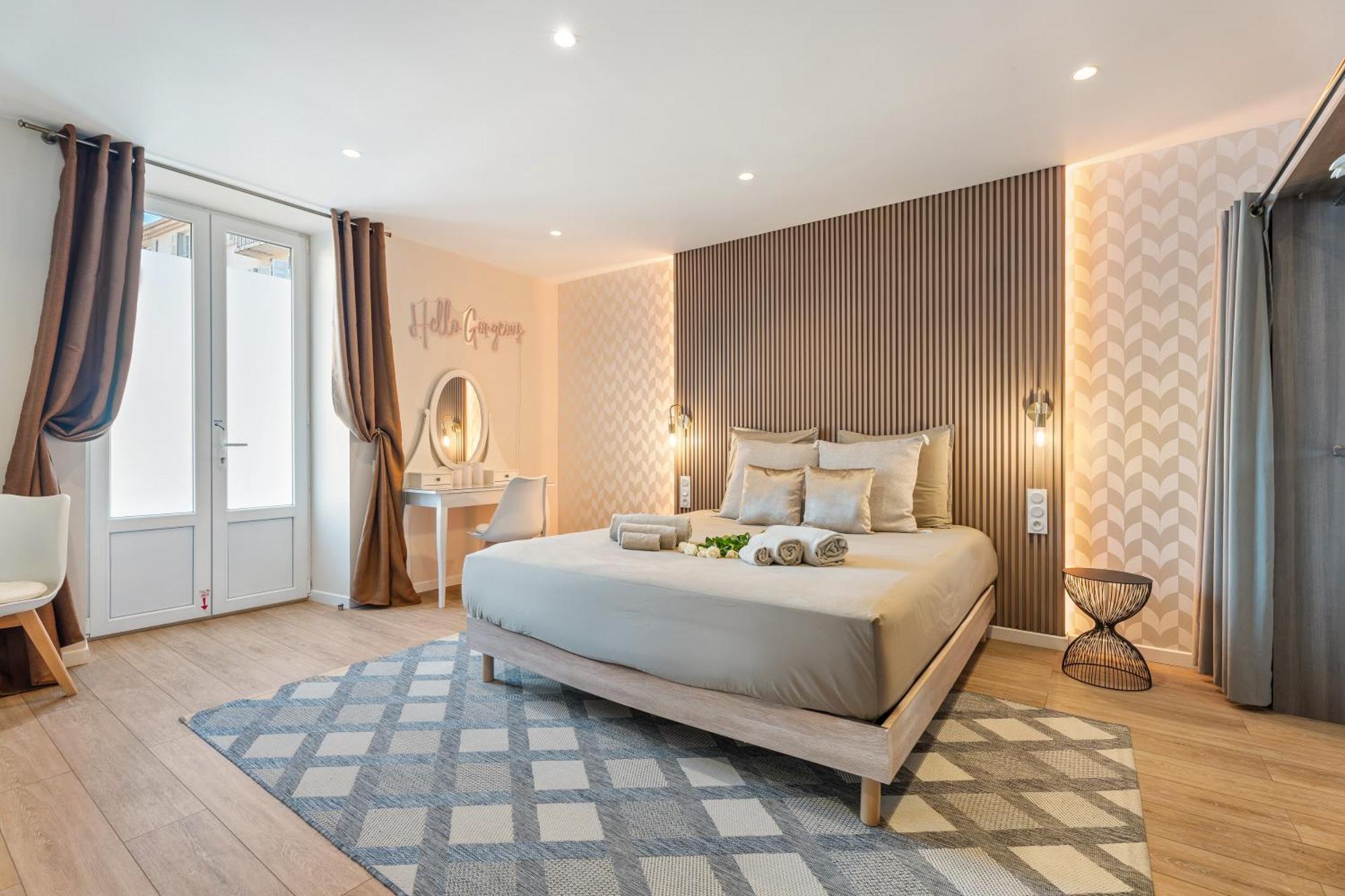 Renting - Massena - Luxe - Jacuzzi - Terrace - King Bed - Ac Apartment Nizza